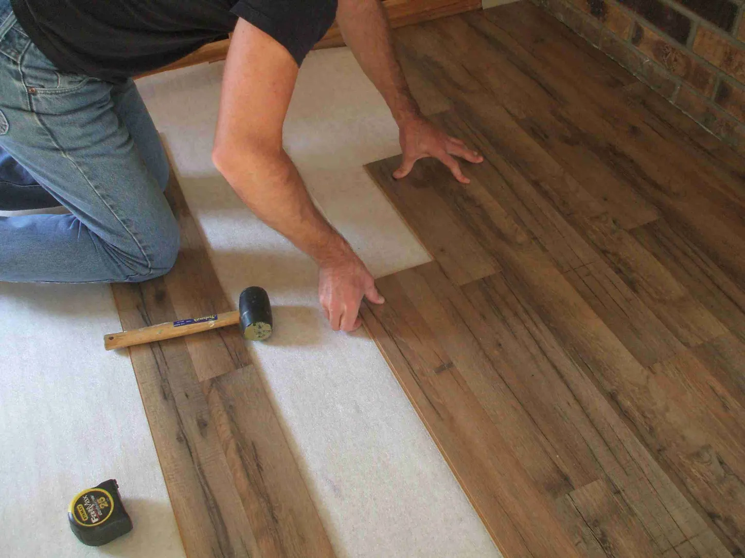 Laying a floating floor